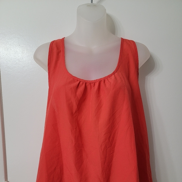 The Arte by ZENANA High-Low Sleveless Top! - Picture 1 of 5